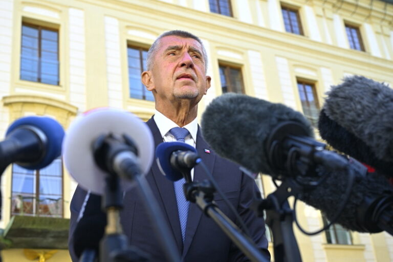 Politologové: Neformálnost vyjednávání o vládě odpovídá Babišově stylu