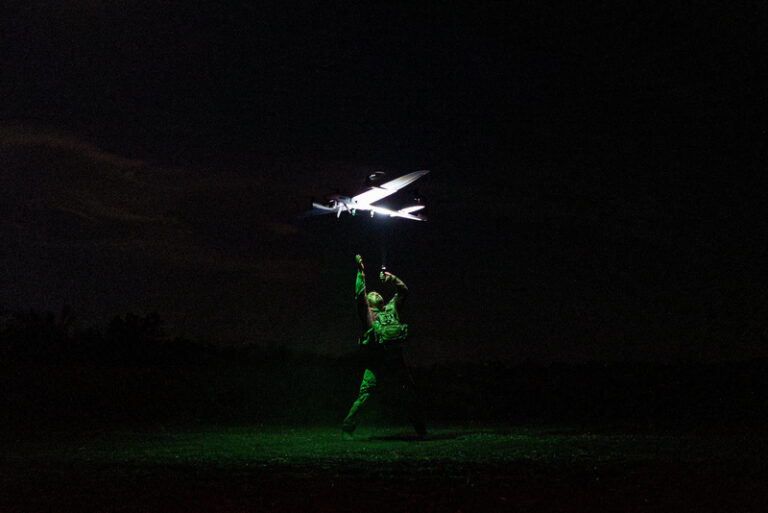 Rusko hlásí sestřelení 193 ukrajinských dronů a smrt řidiče mikrobusu