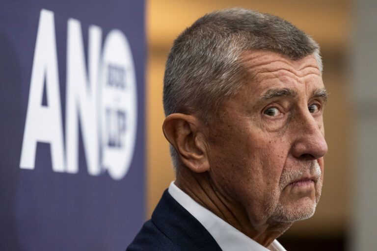Babiš: ANO ve vládě nedá přímo z rozpočtu peníze Ukrajině na zbraně