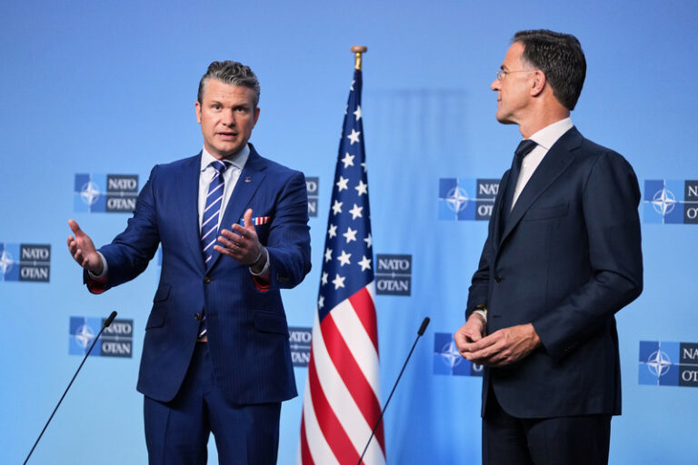 Hegseth očekává větší zapojení spojenců NATO do podpory Ukrajině