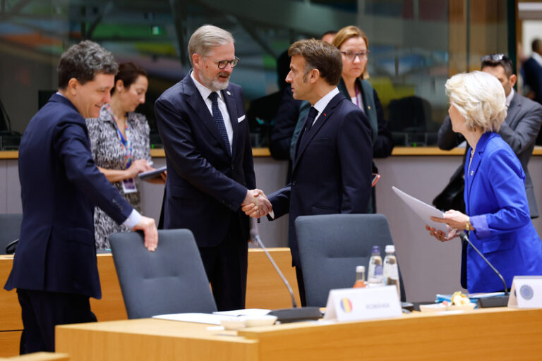 Summit EU v Bruselu začal, řeší podpou Ukrajiny i evropskou obranu