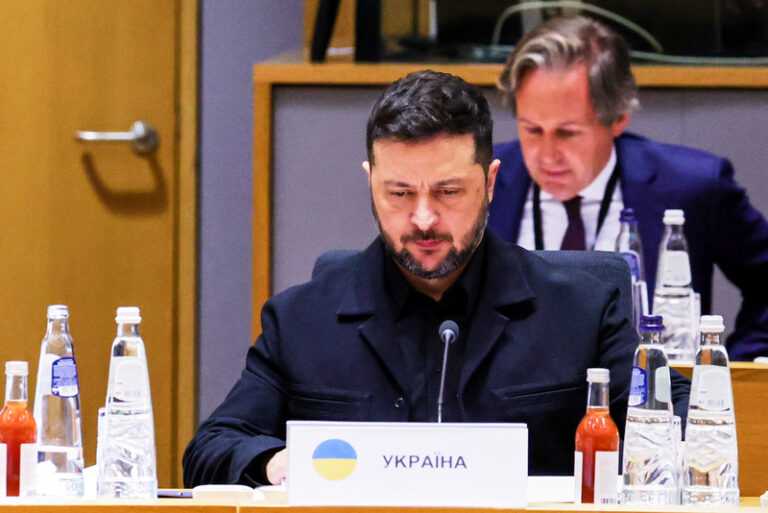 Zelenskyj žádá brzký plán na využití ruských aktiv, sešel se s Fialou