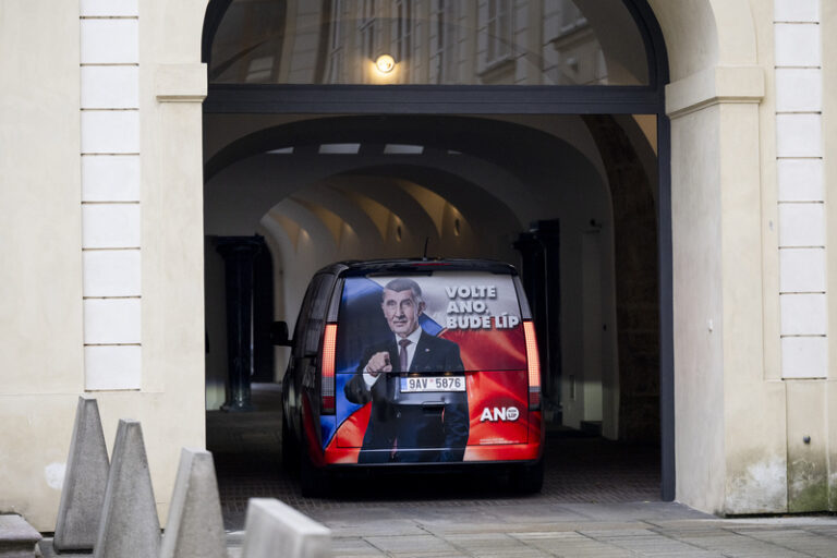 Babiš dorazil na Hrad, Pavla informuje o vyjednávání o vládě