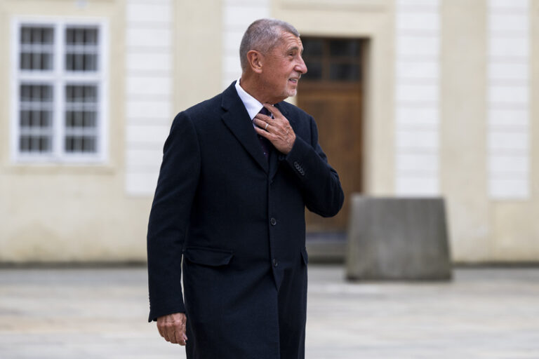 Babiš jednal v Bruselu se šéfem NATO Ruttem