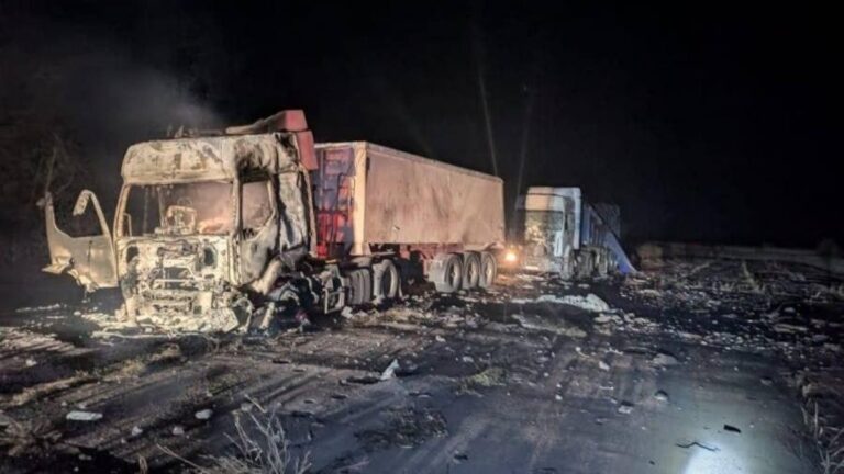 Kreml opět útočí na obilí: ruská raketa zasáhla civilní konvoj v Černihivské oblasti