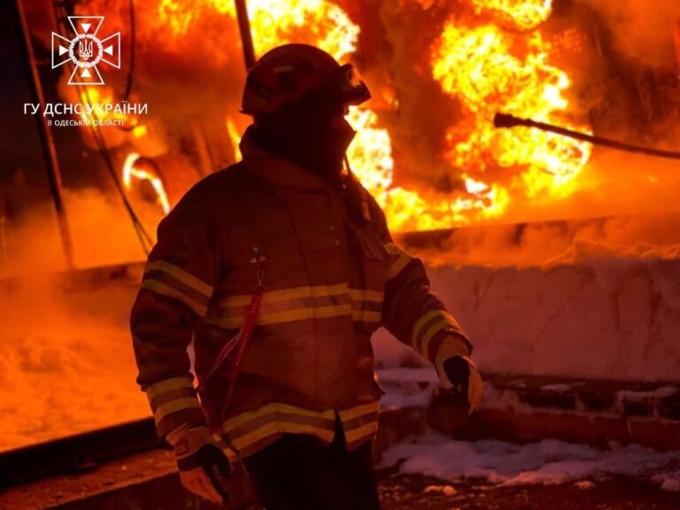 Rusko zintenzivňuje energetický teror, Ukrajina odpovídá odolností