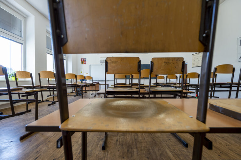 V návrhu rozpočtu na příští rok podle Babiše chybí i sedm mld. Kč na školství