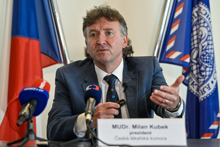 Šéf ČLK: Vznikající vláda neřeší největší problém zdravotnictví, finanční udržitelnost