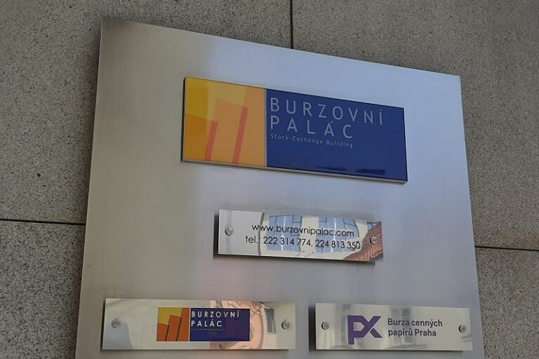 Pražská burza oslabila, ztrácela většina hlavních emisí