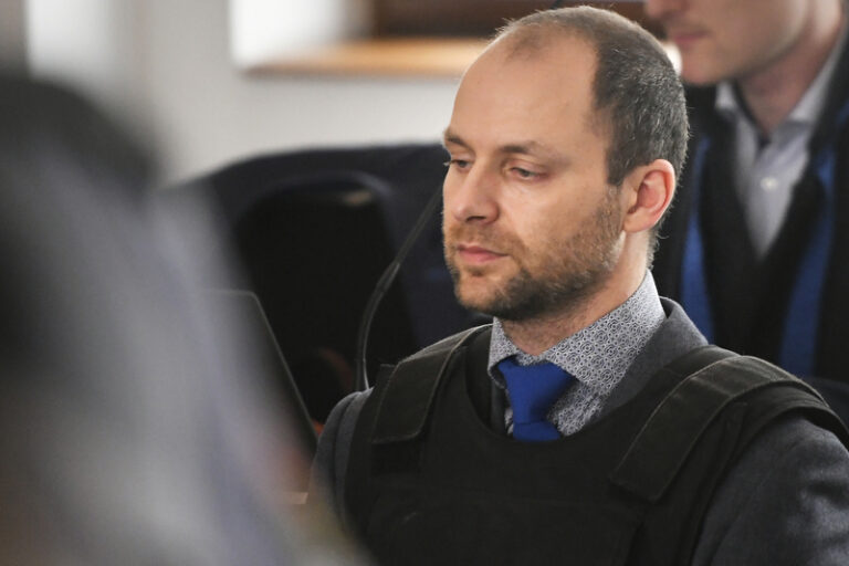 Za vraždu, pokus o vraždu a znásilnění dostal lékař 28 let vězení