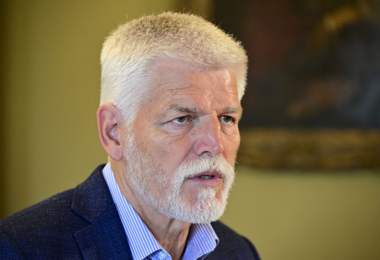 Na konzultace s Pavlem nejdřív dorazí další kandidáti ANO, poté SPD a Motoristé