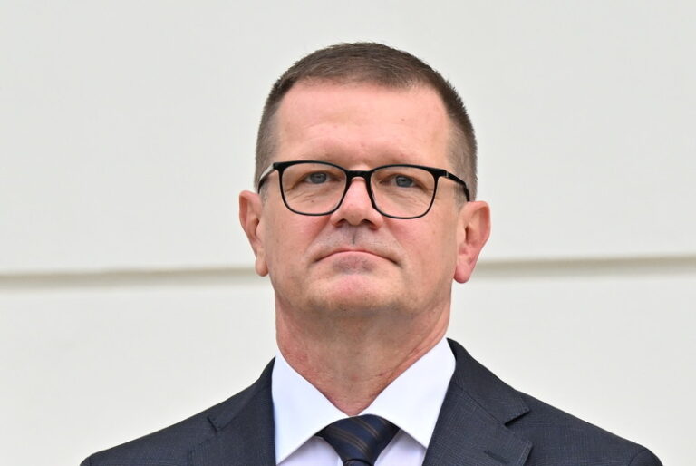 Slovenský vicepremiér Kmec po kritice týkající se dotací sám podal demisi