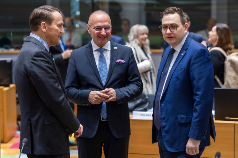 EU na návrh ČR schválila sankce proti deseti Rusům za porušování lidských práv