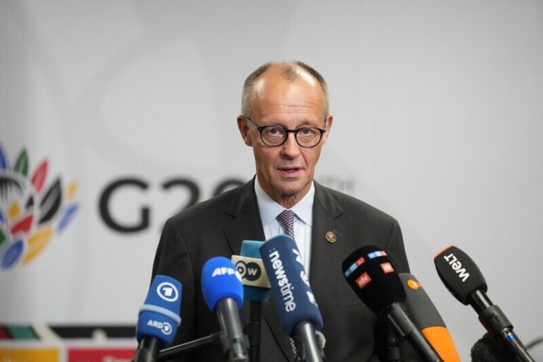 Německý kancléř Merz: Rusko musí být přítomno u jednání o míru na Ukrajině