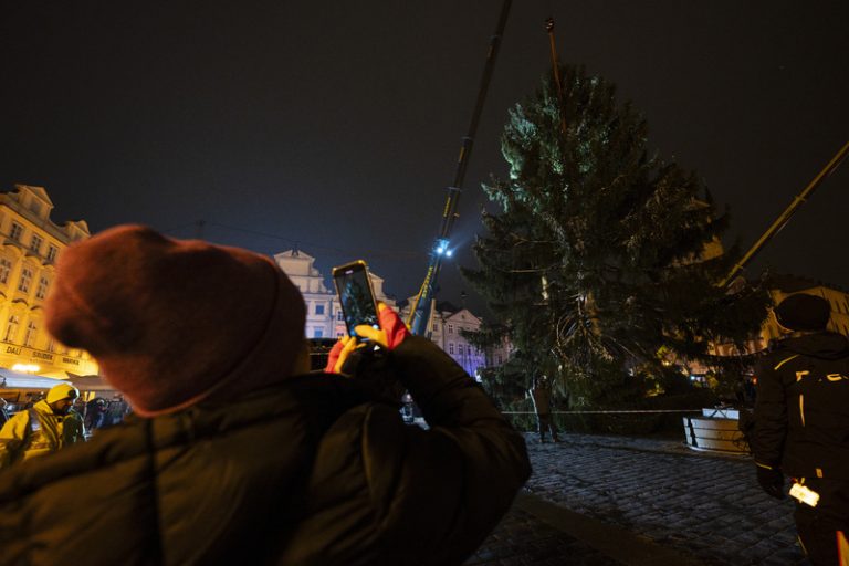 Na Staroměstském a Václavském náměstí v Praze začínají vánoční trhy