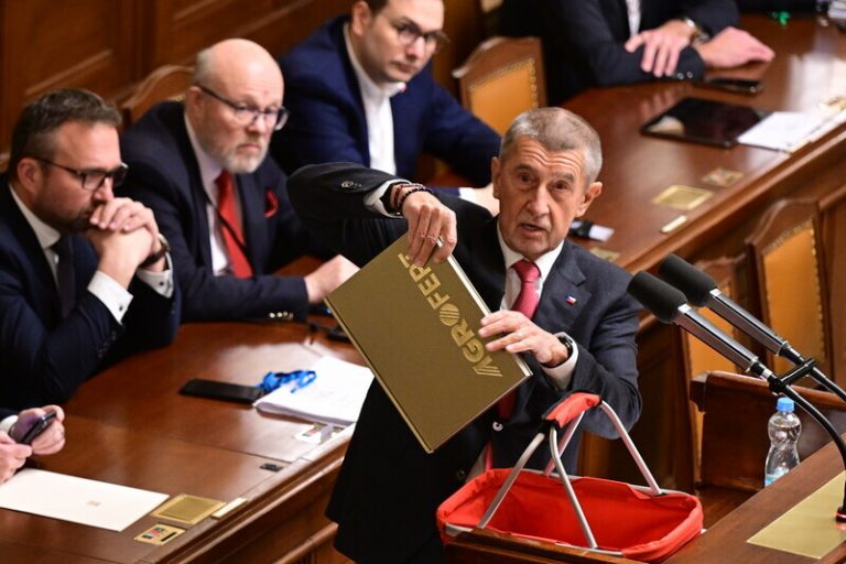 Babiš odmítl říci Sněmovně, jak vyřeší budoucí střet zájmů