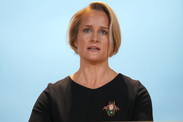 Šéfka MI6 otevřeně varuje: Rusko zůstává dlouhodobou bezpečnostní hrozbou