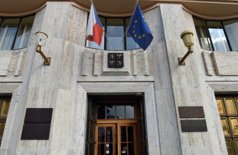 MZd nahrazuje sekci a odbor novými, na SÚKL vzniká 41 nových míst