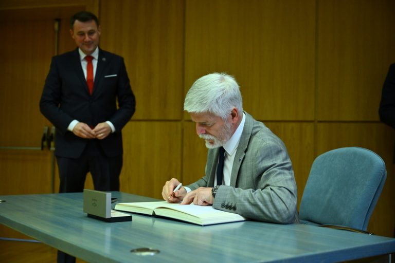 Pavel zahájí návštěvu Libereckého kraje, navštíví mj. ústav pro nanomateriály