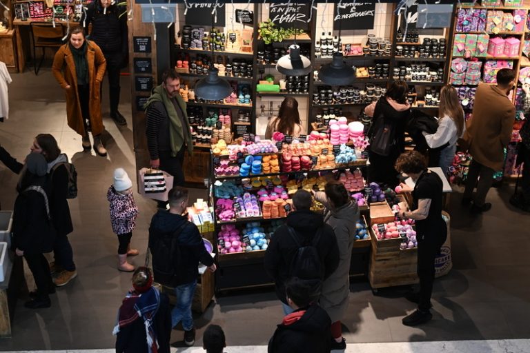 Obchodníci: Letošní vánoční sezona by mohla být úspěšnější než loni