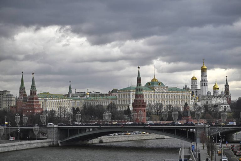 EU zmrazila ruská aktiva na neurčito, Maďarsko a Slovensko byly proti