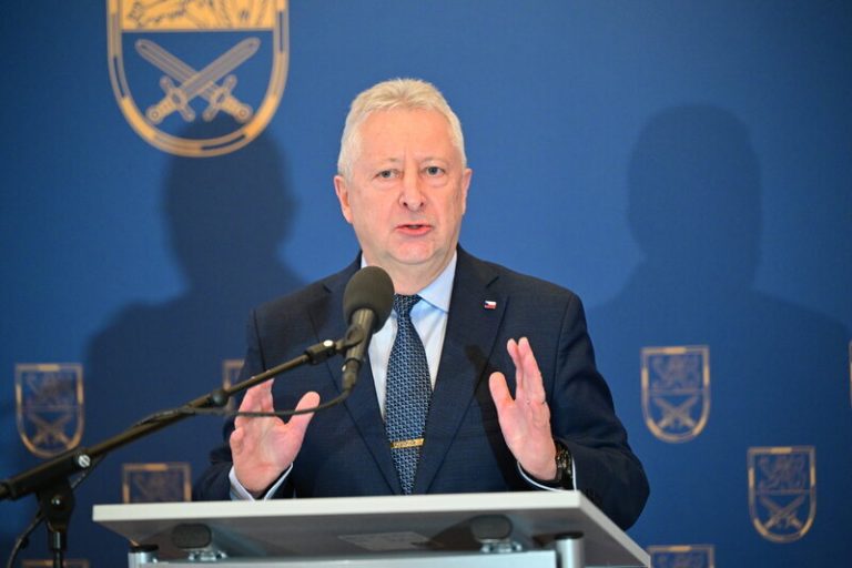 Zůna: Podpora Ukrajiny bude pokračovat, jde o to jakou cestou