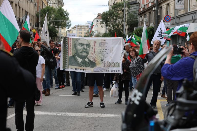 Bulharsko pod ruským útokem, euro v ohrožení