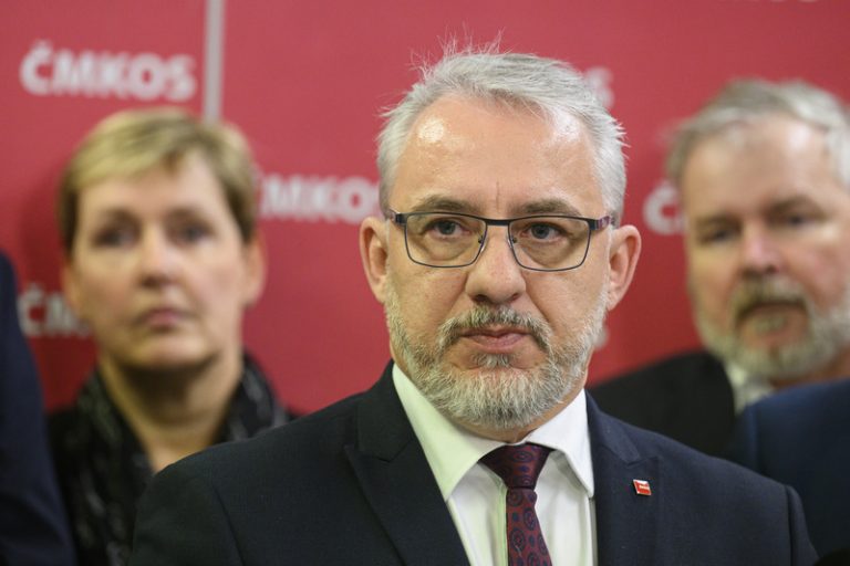 Tripartita se dohodla na spolupráci při aktivitách k zastavení povolenek ETS 2