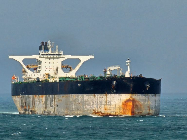 Ropná válka u břehů Evropy: USA v Atlantiku zadržely tanker pod ruskou vlajkou