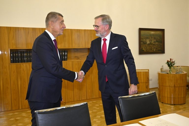 Fiala vyzval Babiše k obnově spolufinancování dodávek munice pro Ukrajinu