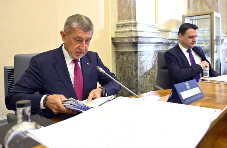 Koalice nechce eskalovat spor, řekl Babiš k roztržce Macinky s Pavlem