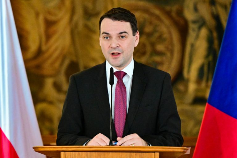 MZV bude ignorovat prezidentskou kancelář, řekl Macinka