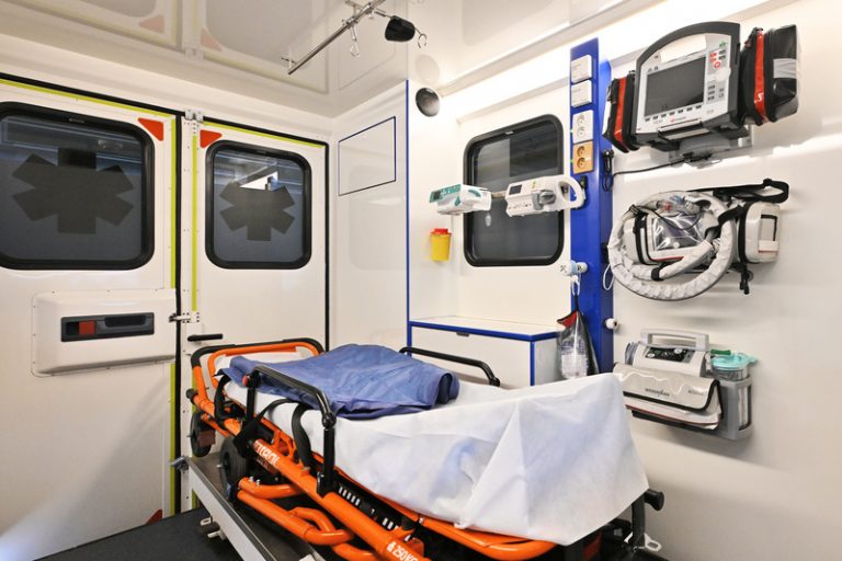 S mrtvicí by lidé měli dorazit do nemocnice do 60 minut, vznikají nová centra