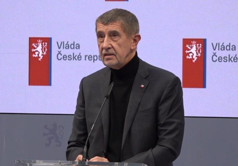 Babiš navrhuje odložení změn ve školním stravování na září 2027