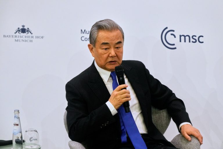 ČR má zájem na stabilních vztazích s Čínou, uvedlo MZV po setkání ministrů