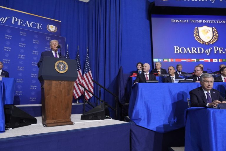 Trump: USA přispějí na Radu míru zajišťující obnovu Gazy 10 miliard USD