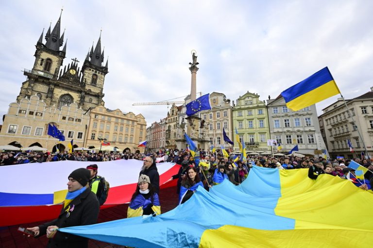 Česko si připomnělo invazi na Ukrajinu, Pavel děkoval za podporu napadené země