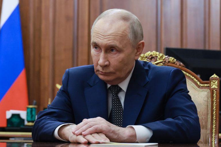 Putin řekl, že Rusko může dodávat suroviny Evropě, když nebude politický tlak
