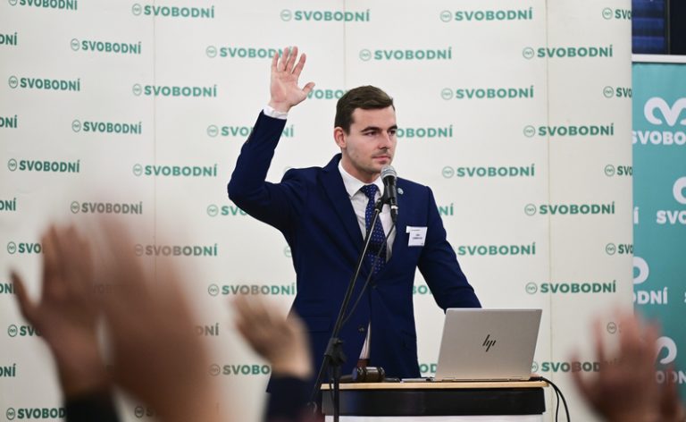 Prezident možná přijde o pravomoc pověřovat a odvolávat vedoucí stálých misí