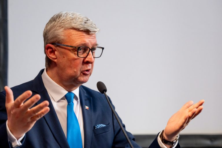 Havlíček se ve středu setká v Praze se Sakovou, řešit budou ropovod Družba