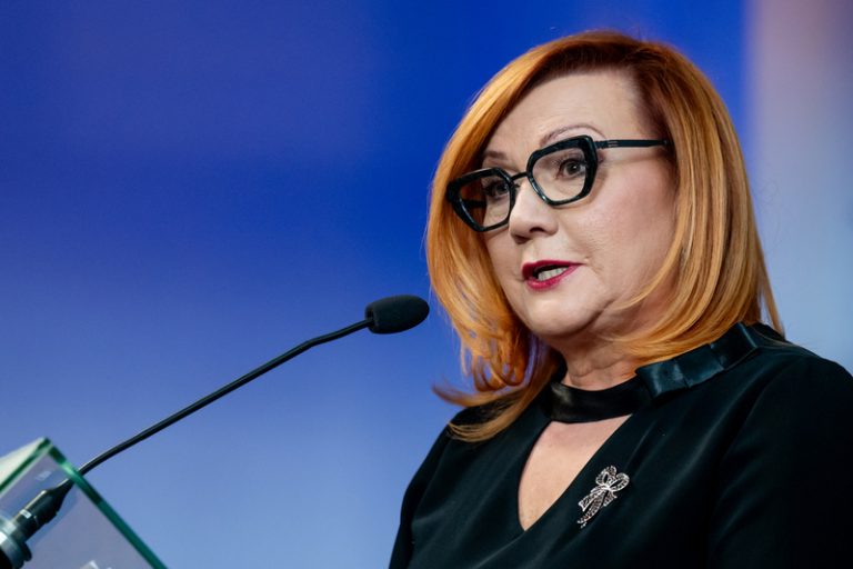 Schillerová: Slibovat vyšší výdaje na obranu než 2%HDP je teď nereálné