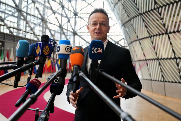 WP: Ministr Szijjártó pravidelně informoval Rusko o jednáních EU