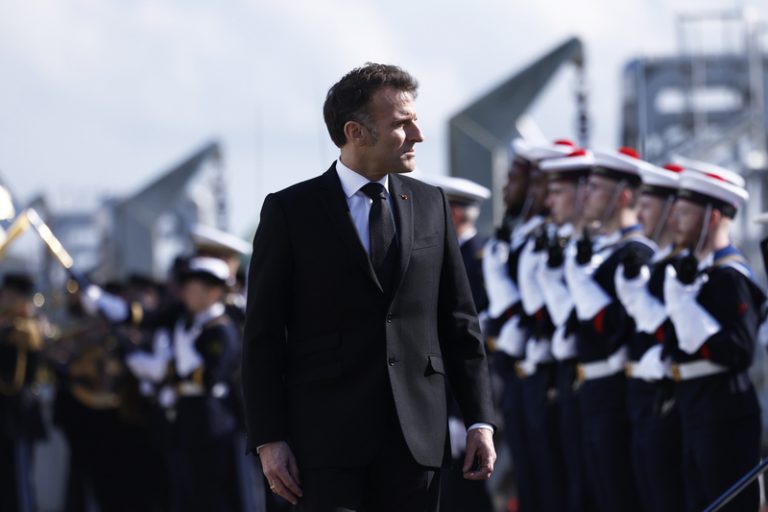 Macron řekl, že nařídil navýšit počet francouzských jaderných zbraní