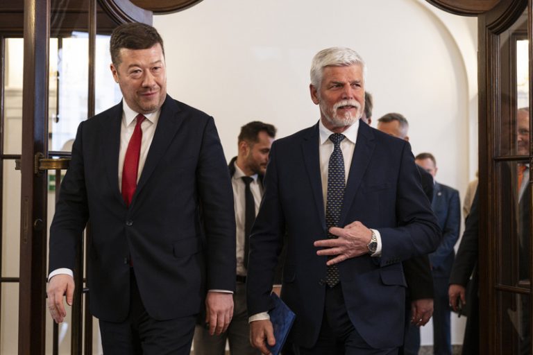 Pavel mluvil s Okamurou o jednacím řádu či spolupráci na nových předpisech