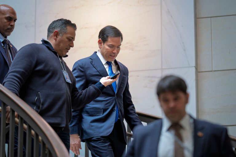 Rubio: USA zaútočily na Írán, protože jednání nikam nevedla