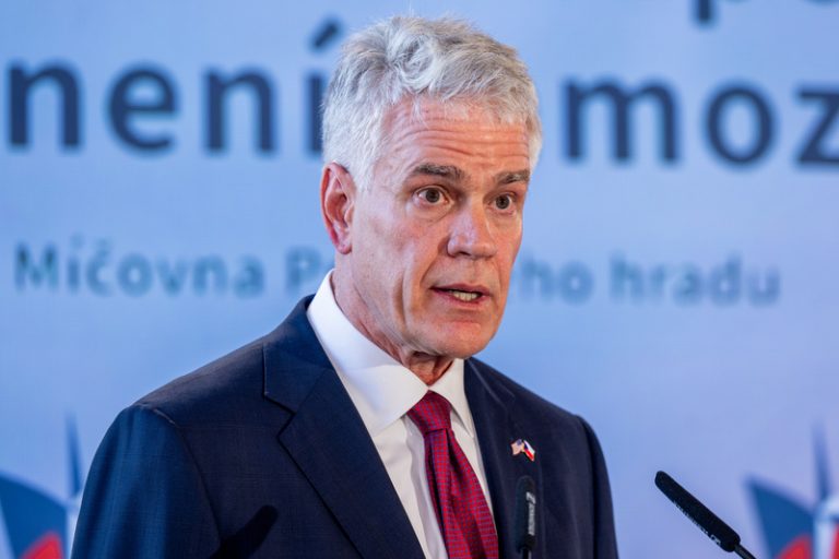 Velvyslanec USA na konferenci apeloval na zvyšování výdajů ČR na obranu