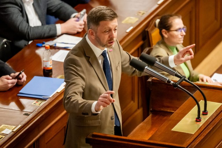 Poslanci napotřetí nezvolili předsedu STAN Rakušana místopředsedou Sněmovny