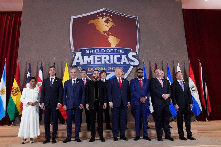 Trump oznámil vznik nové koalice proti kartelům, s Kubou chce dohodu