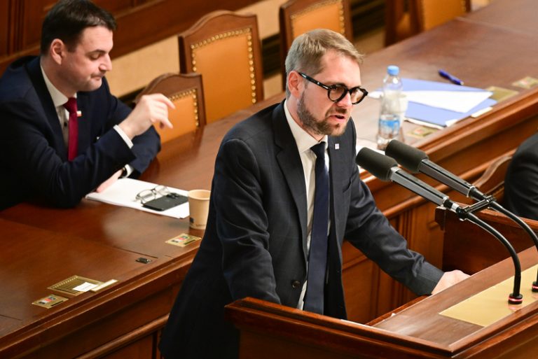 Opoziční TOP 09 navrhne ukotvit členství v EU a NATO v Ústavě ČR