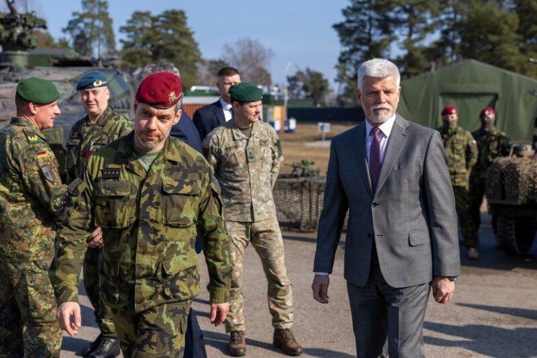 Pavel v Litvě ocenil, že čeští vojáci jsou spolehlivým partnerem spojenců